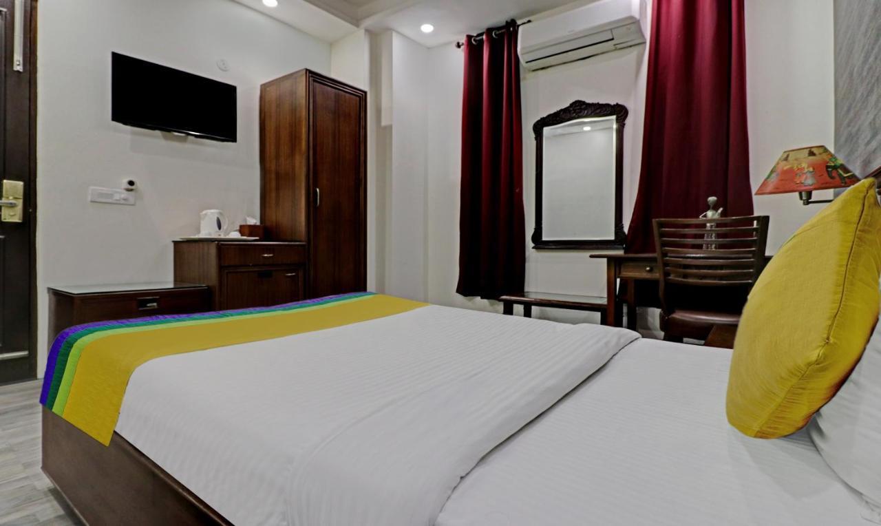Itsy Hotels Hamlets Stay ノイダ エクステリア 写真