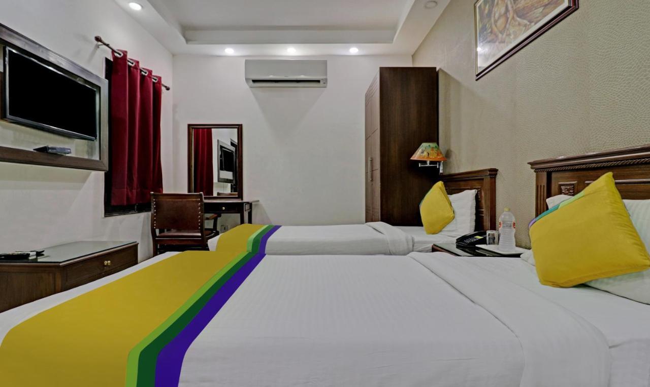 Itsy Hotels Hamlets Stay ノイダ エクステリア 写真