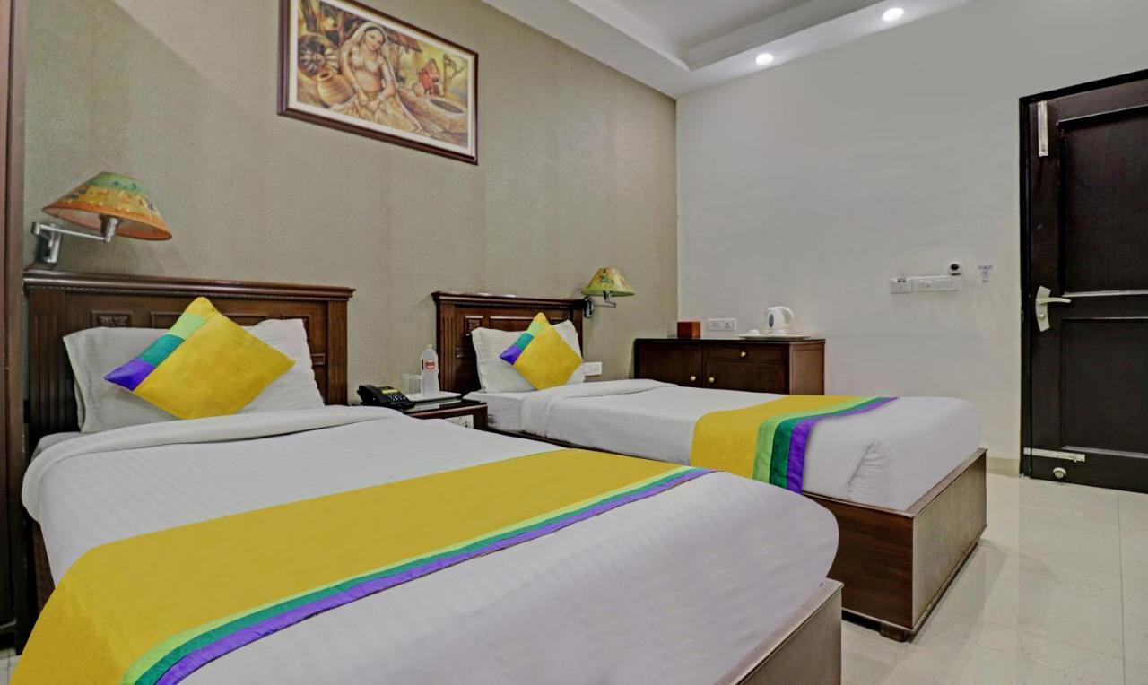Itsy Hotels Hamlets Stay ノイダ エクステリア 写真