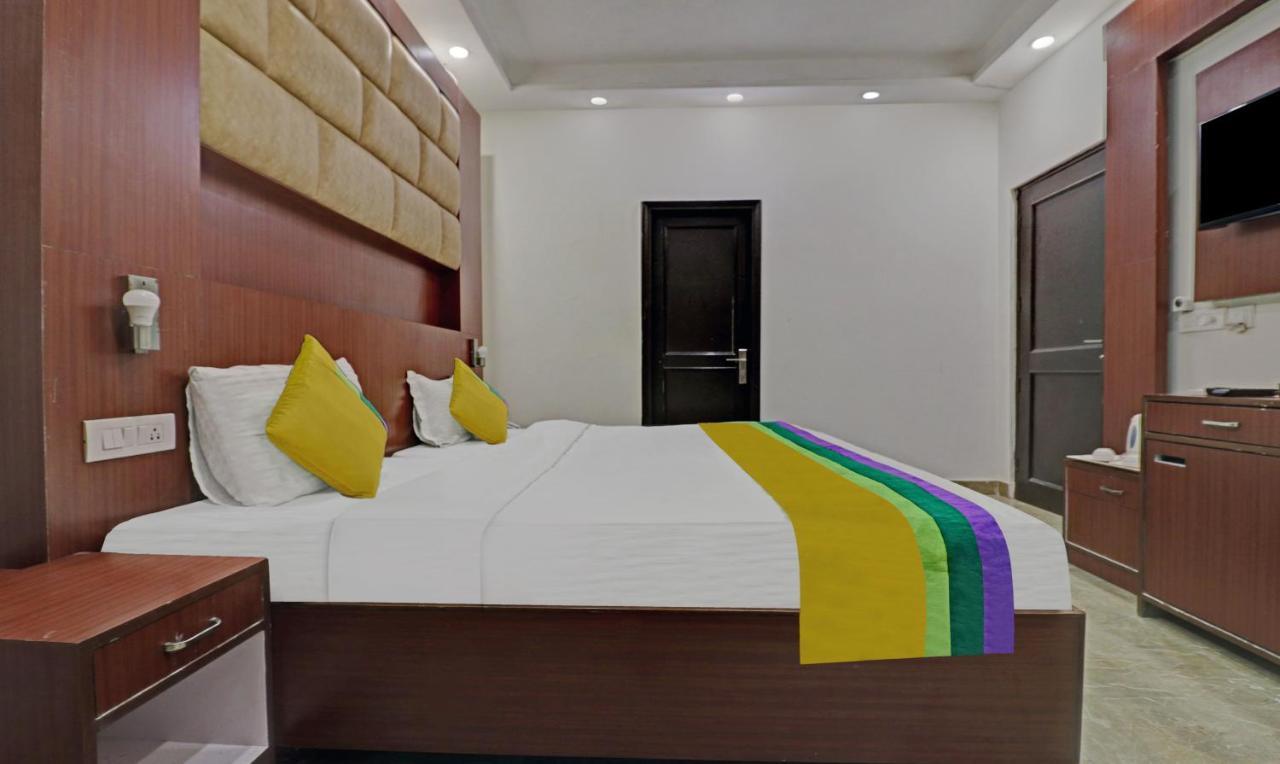 Itsy Hotels Hamlets Stay ノイダ エクステリア 写真