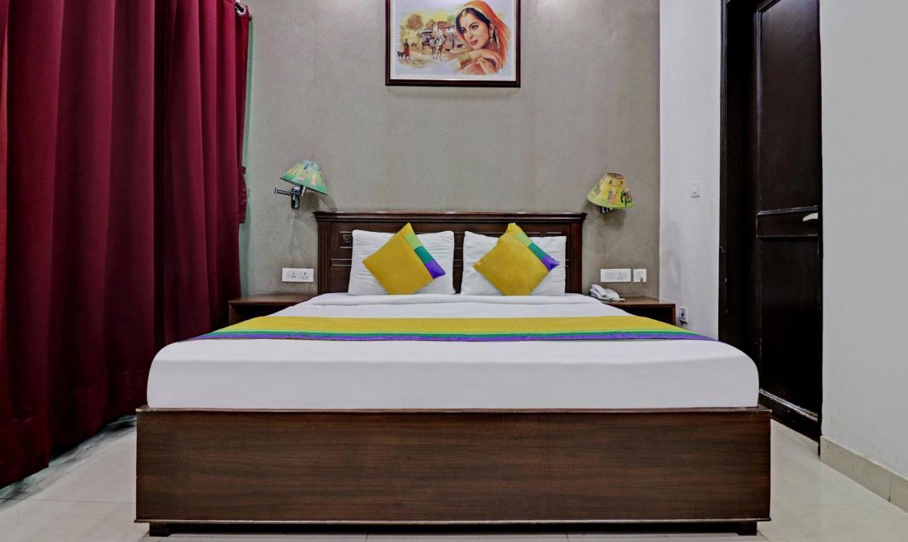 Itsy Hotels Hamlets Stay ノイダ エクステリア 写真