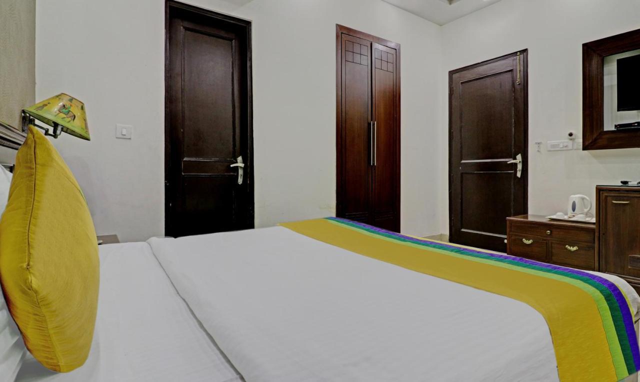Itsy Hotels Hamlets Stay ノイダ エクステリア 写真