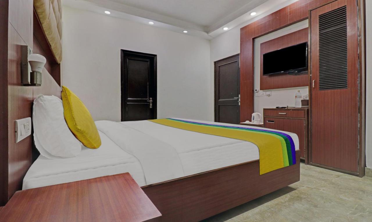 Itsy Hotels Hamlets Stay ノイダ エクステリア 写真